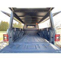 Hardtop Explorer noir Alu-Cab Jeep Gladiator 2019+ robuste et étanche